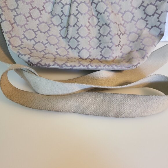 Tommy Hilfiger TH Logo Beige & Red Crossbody Purse - Picture 4 of 10